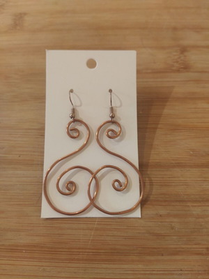 Copper earrings like new, dangle style