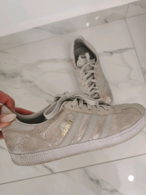 Adidas Gazelle athletic shoes used, size 38.5, gray beige
