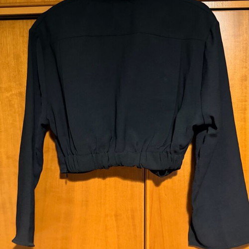 Crop blouse like new, size S, black