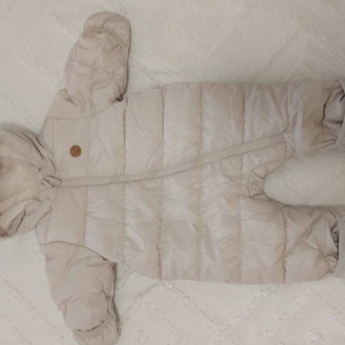 H&M baby snowsuit with soft lining, size 2-4 months