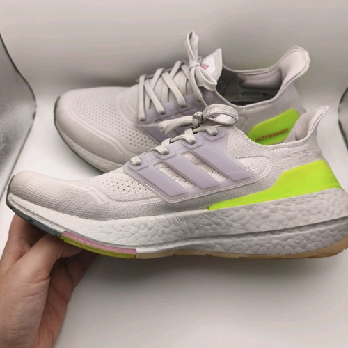 Adidas Ultraboost 21 W like new, size 41 1/3, multicolor
