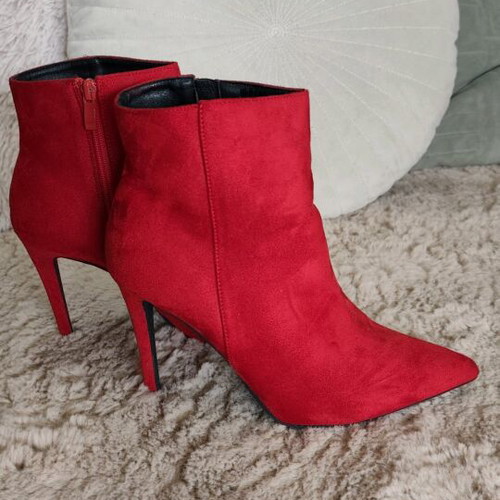 Red ankle boots size 41 like new with thin heel