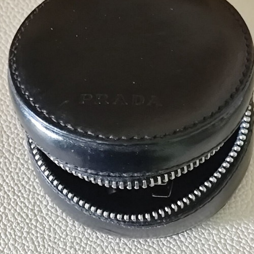 Prada cufflinks with leather zip case like new, black metal and leather