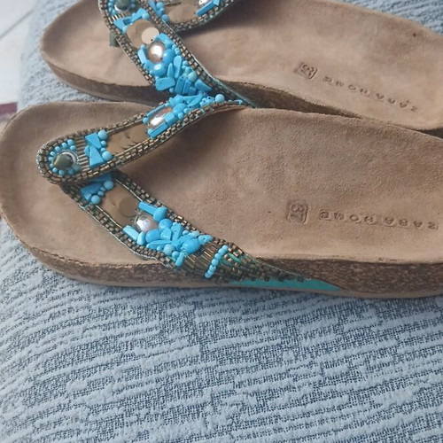 Σαγιονάρες Zara καινούργιες με χάντρες και φελό boho