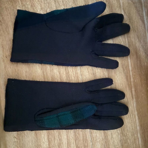 Plaid gloves medium, like new, green