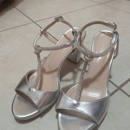 Heeled sandals with rhinestones size 39 like new, white and gray
