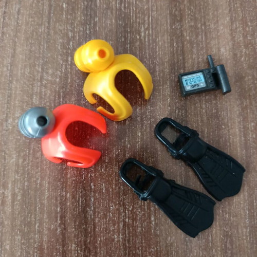 Playmobil scuba diving set used with 2 vests, fins and gps