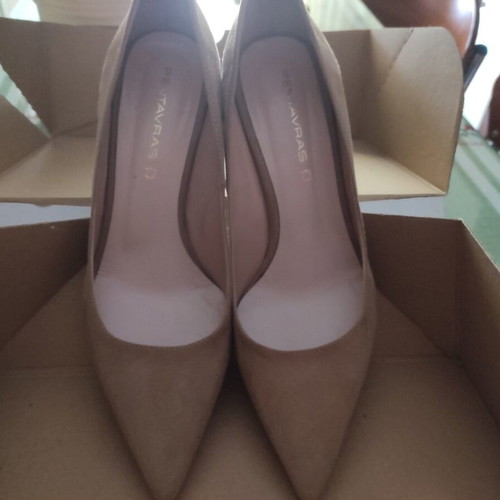 Suede pumps size 37 like new, champagne color