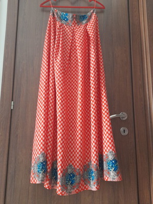 Maxi skirt for summer looks