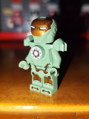 Iron Man MK 37 (Hammerhead) figure like new