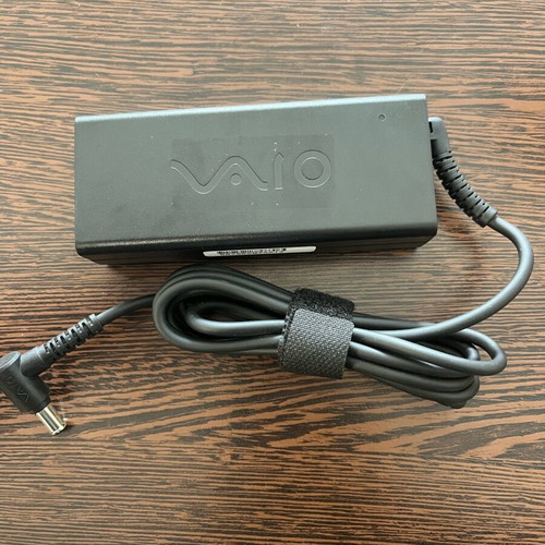 Sony Laptop Charger ADP-90TH B 19.5V 4.7A 90W new with power cable