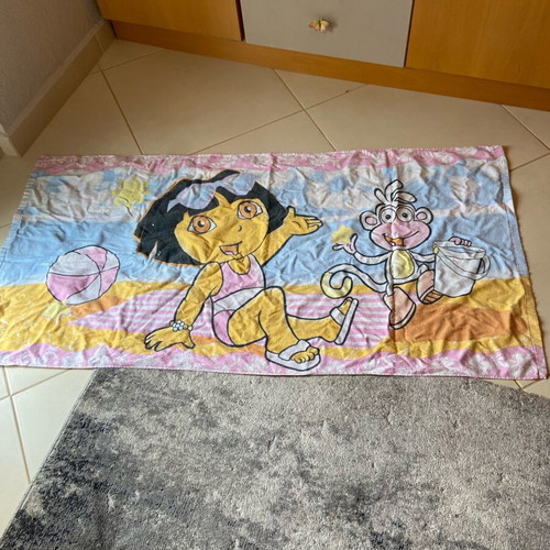 Beach towel like new with cartoon design