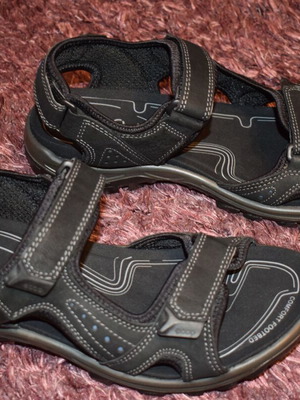 Ecco Receptor Technology Hiking Sandals for Men size 44 like new