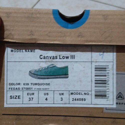 Turquoise sneakers size 37, athletic style