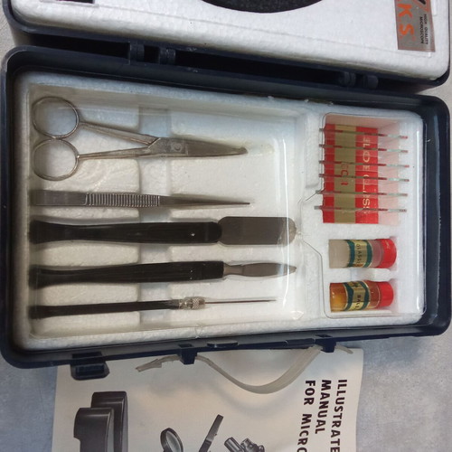Vintage Microscope with Case and Instructions from 1980s used