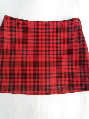 Mini plaid skirt red and black like new, with belt loops and side zipper