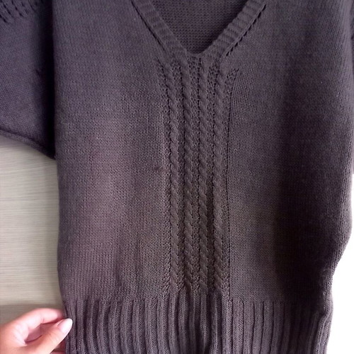 Knitted sweater XL used, brown with V-neck and batwing sleeves