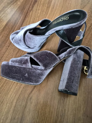 Velvet high-heeled sandals with thick heel like new, gray