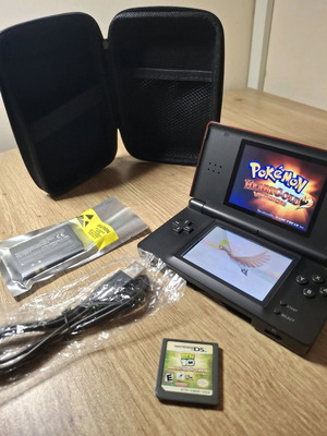 Nintendo DS Lite Black and Red like new with case and game