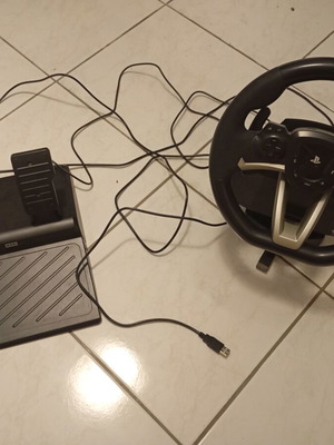 Racing Wheel for PS5 like new with pedals and throttle
