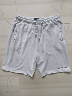 Funkybuddha white bermuda shorts size XL like new