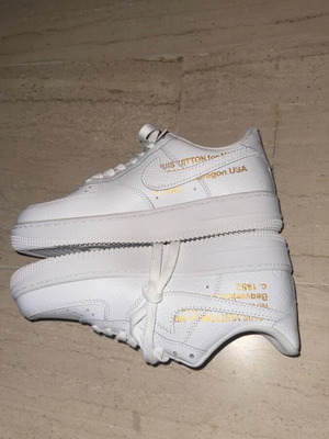 Nike Airforce LV special edition size 43 like new, white