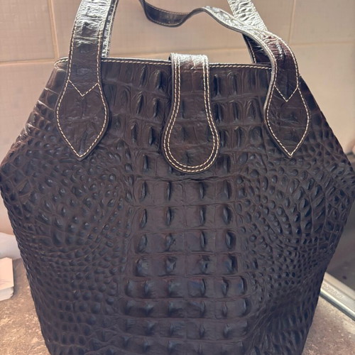 Leather shoulder bag like new, crocodile pattern brown