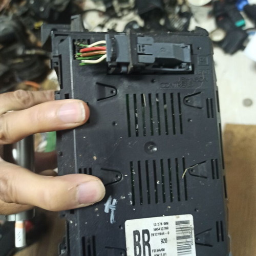 Display 13276999 for Opel Zafira B 1.9 CDTI 2005 used