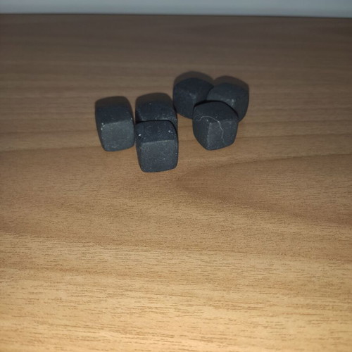 Reusable stone ice cubes for drinks, pack of 6, like new