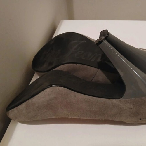 Pepe Jeans suede pumps with leather sole and insole like new, gray