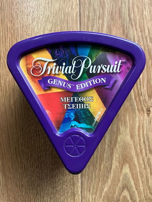 Trivial Pursuit Genus Edition board game like new, pocket size