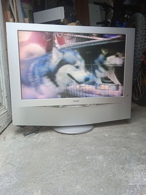 Sony KLV-23HR2 23-inch TV used without remote, external decoder