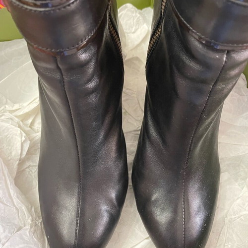 Tory Burch leather black ankle boots size 38.5 like new