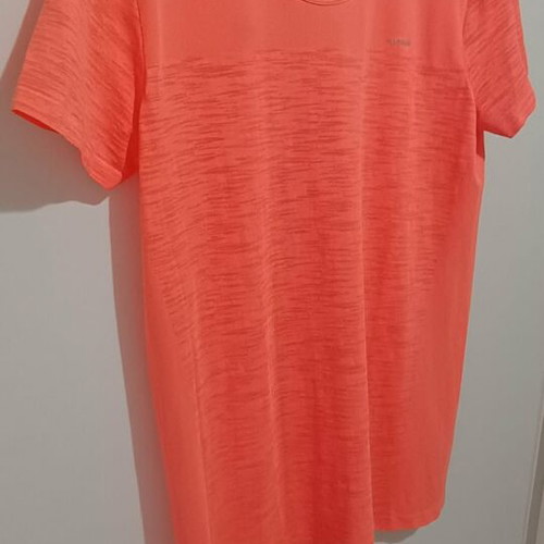 Decathlon sports shirt size L