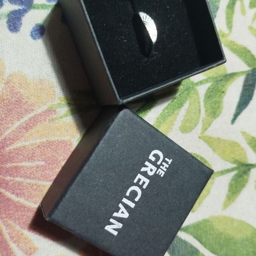 Silver 925 ring like new, adjustable size