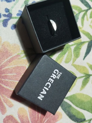 Silver 925 ring like new, adjustable size