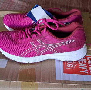 asics nr 42.5..Αυθεντικά..