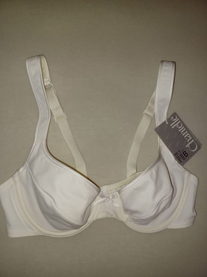 Chantelle bra new, size 80B, ivory