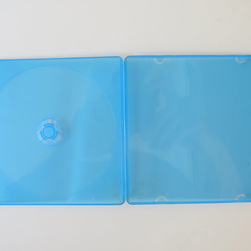 CD/DVD slim case blue like new, one-piece clamshell