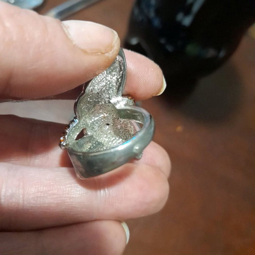 Butterfly ring size 8-9 used