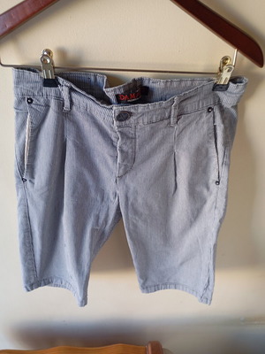 Βερμούδα ανδρική Abercrombie & Fitch σαν καινούργια, γκρι και λευκές ρίγες W30