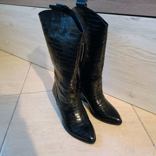 Boots new, black, size 36