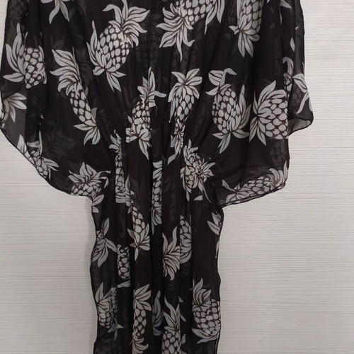 Women's Caftan beachwear like new, black with white pineapple print