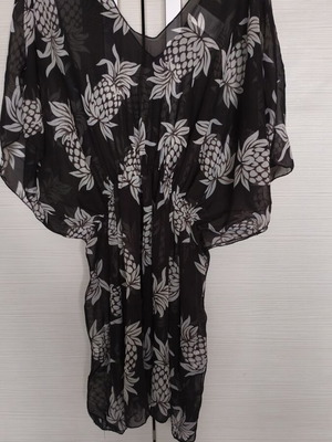 Women's Caftan beachwear like new, black with white pineapple print