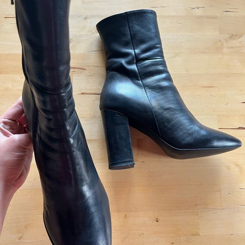 Leather ankle boots used No36 with heel Italian