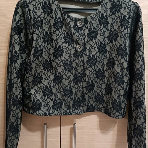 Cabrini short formal jacket like new with lace