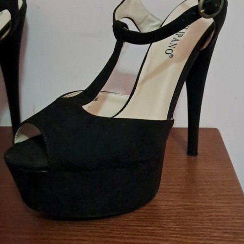 Tulipano high-heeled shoes size 38 black like new, suede texture