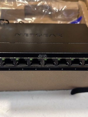 Netgear GS308 v.3 8 Port 10/100/1000 Switch New