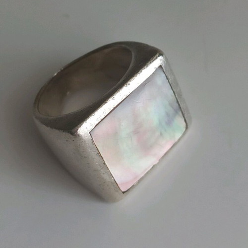 Silver 925 ring used with square multicolor mother of pearl shell