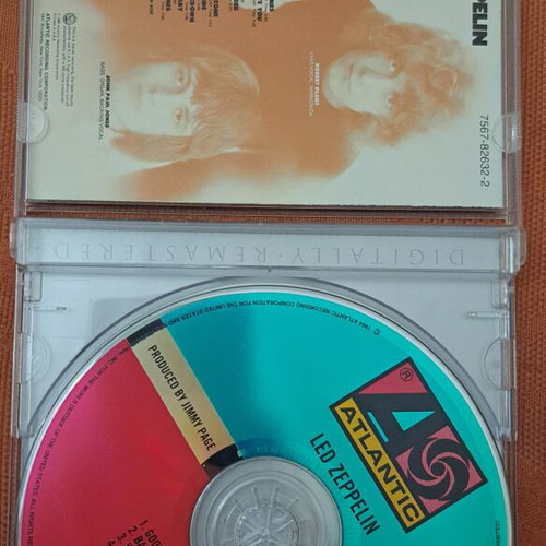 Led Zeppelin CD like new, classic rock album 1969
